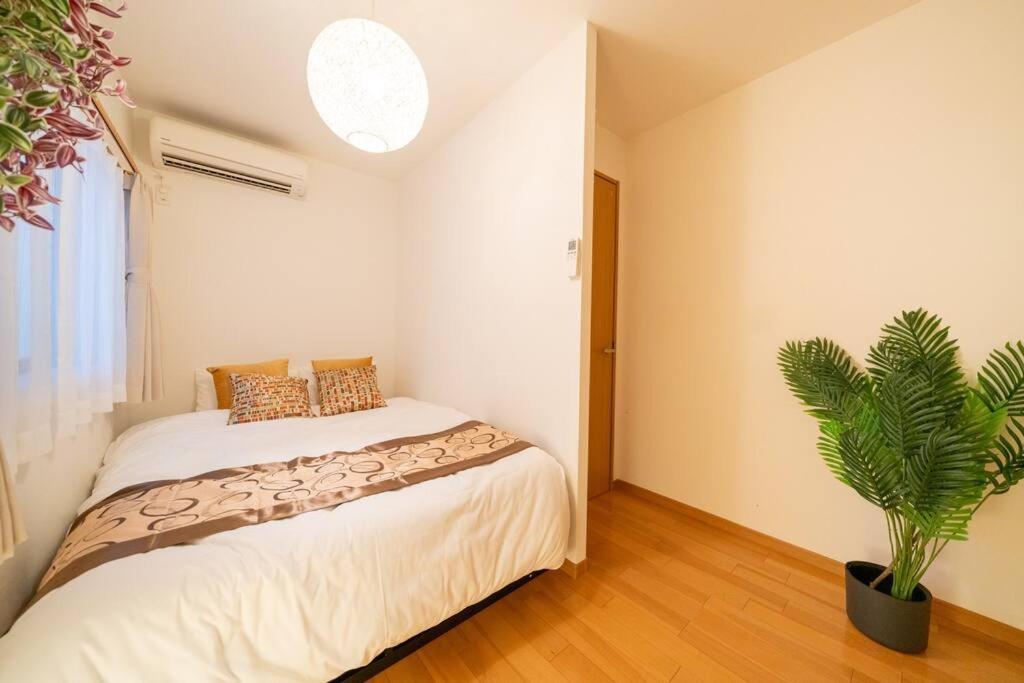Seibu Shinjuku Station 2 Min Walk Shin-okubo Station 6 Min Walk,11 House In Tokyo, 4 People Isj35 Präfektur Tokio